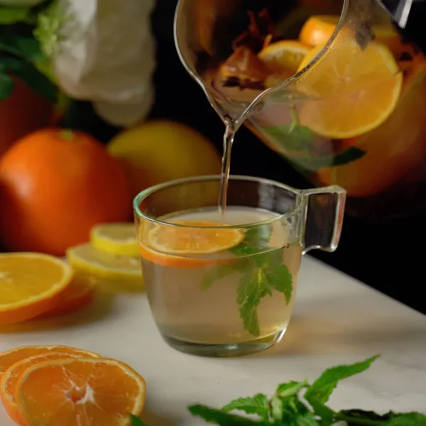 Fresh Tea wird eingegossen